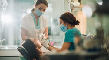 DENTAL CARE TIPS FOR CHILDREN IN SUMMER