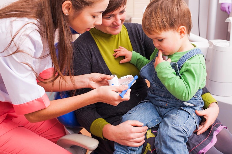 HOW TO PREPARE YOUR CHILD FOR A DENTAL APPOINTMENT